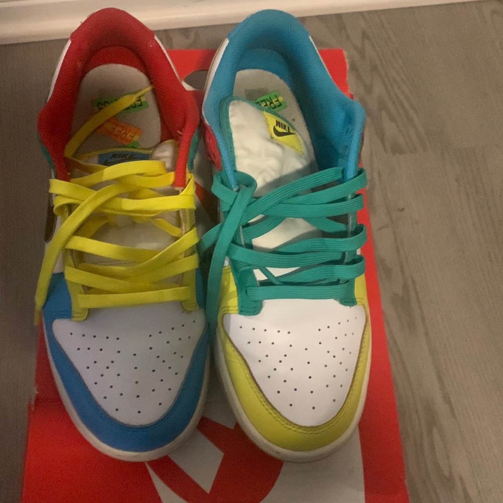 Free 99 Dunk Low